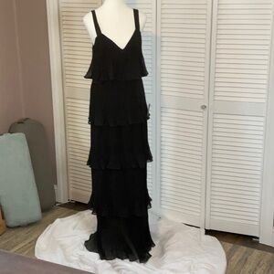 Lulu’s Elegant Nature Pleated Tiered Maxi Dress, Sz Med, New 1 Tag remaining